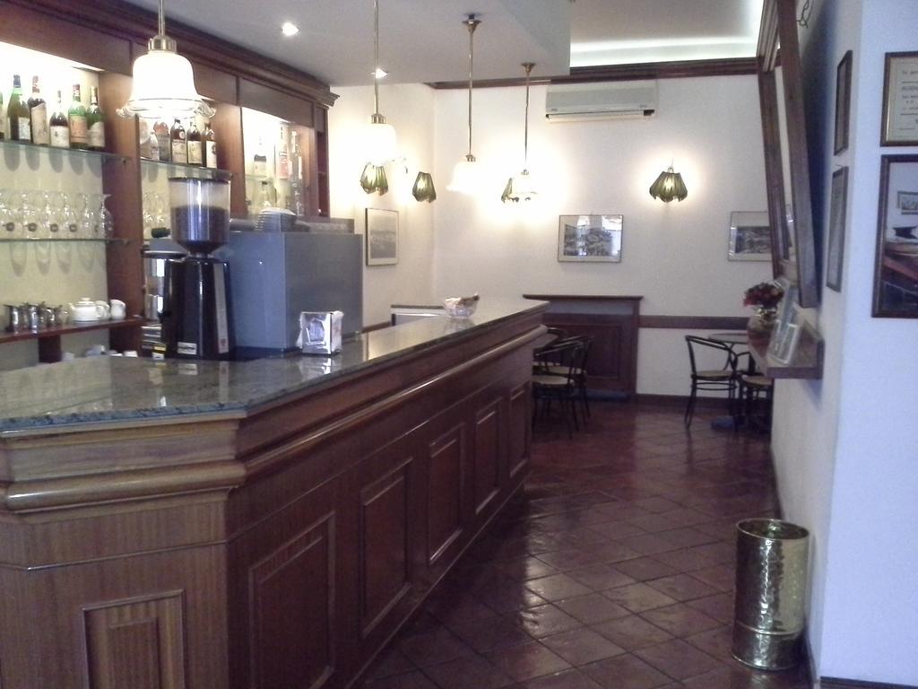 Albergo Italia Di Nardi Renzo & C Snc Poggibonsi Exteriör bild