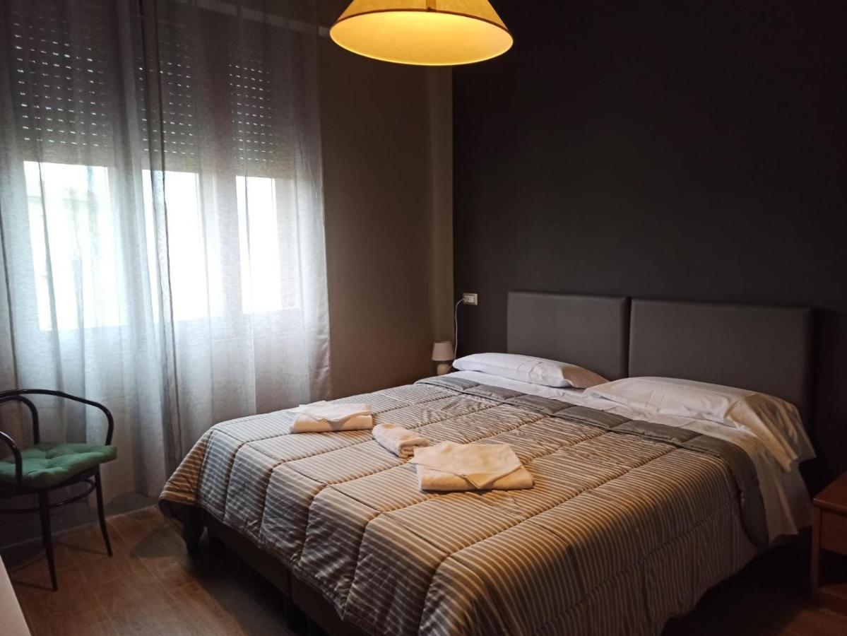 Albergo Italia Di Nardi Renzo & C Snc Poggibonsi Exteriör bild